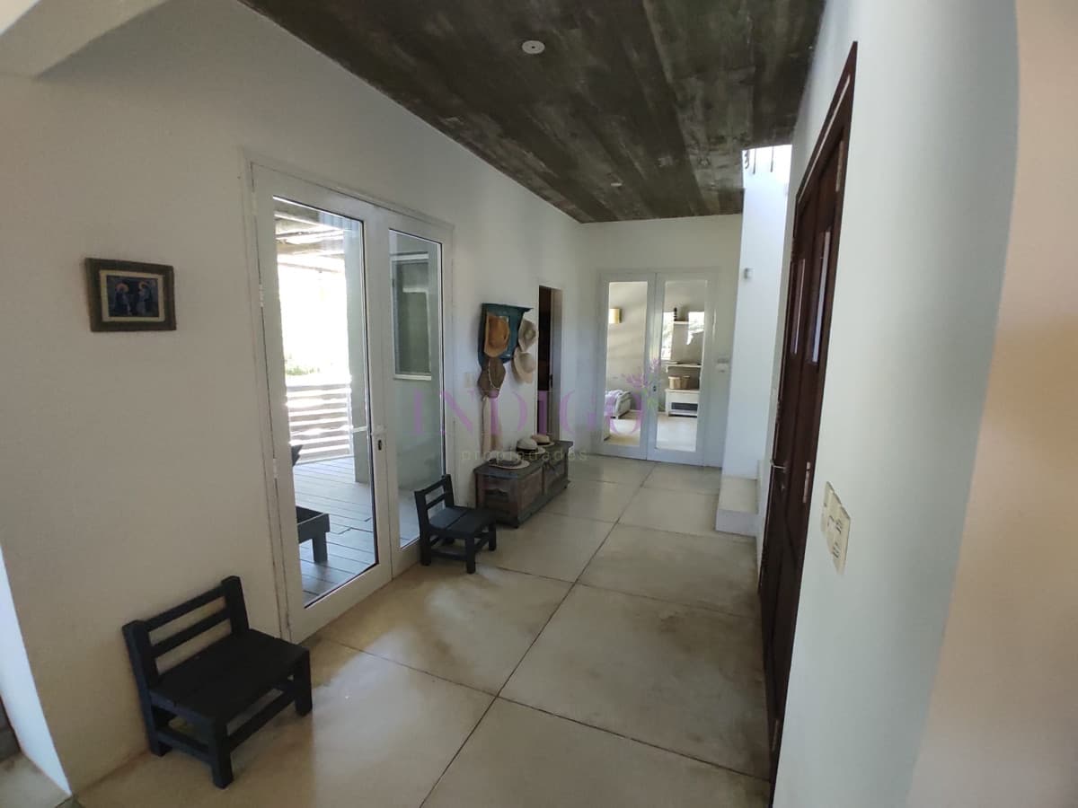 Casa en Pinar del Faro, piscina y parrillero, 4 Dormitorios mas playroom y servicio - Indigo Propiedades