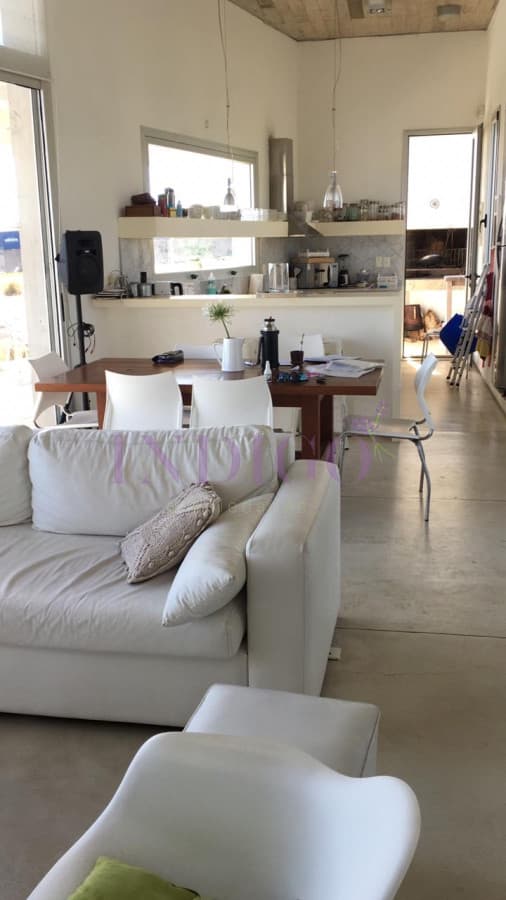 Punta Piedras en venta, excepcional propiedad construida por el arquitecto Martin Gomez. - Indigo Propiedades