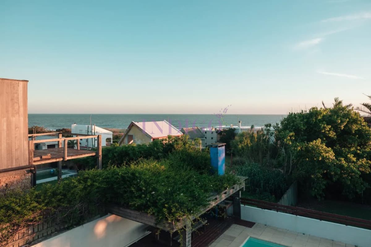 Casa en Altos de Punta Piedras, 5 dormitorios * - Indigo Propiedades