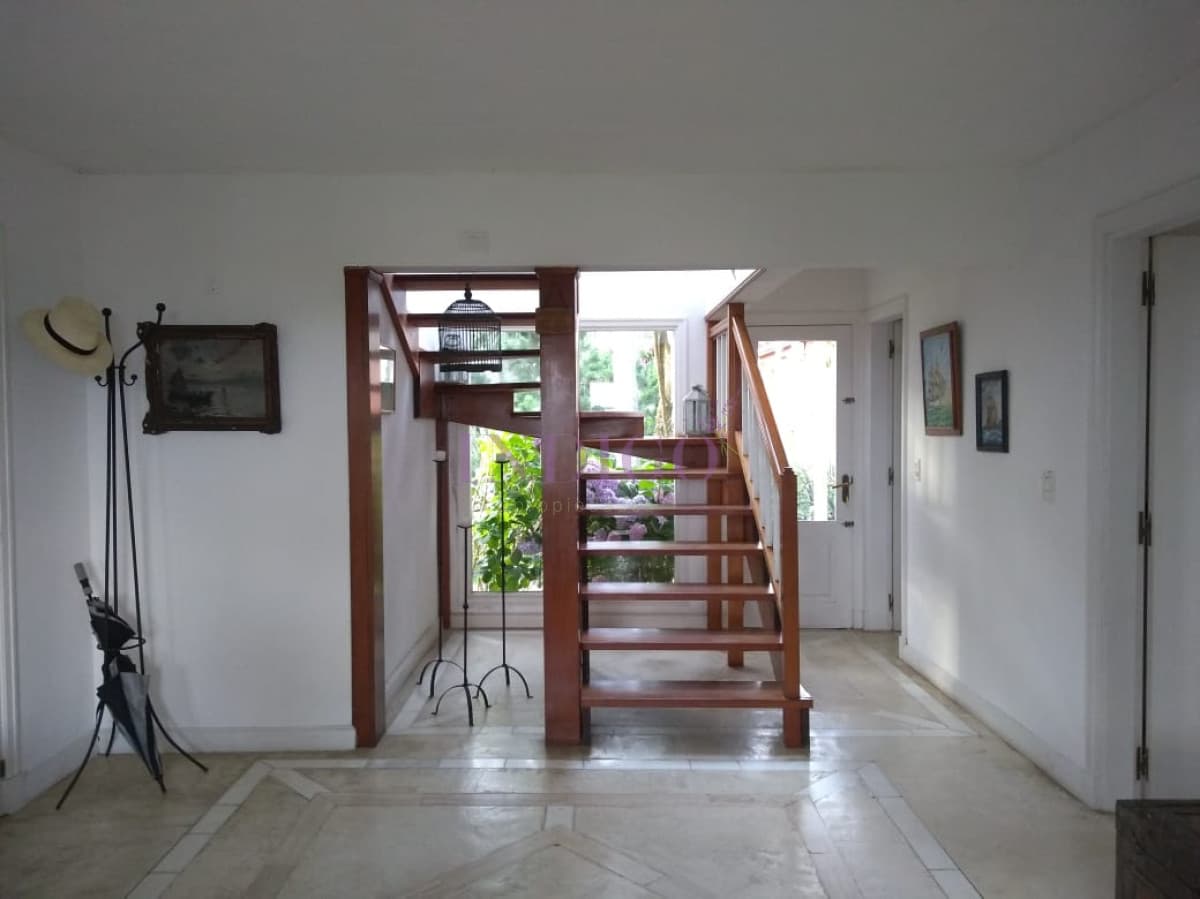 Casa en venta y alquiler frente al mar en Manantiales. - Indigo Propiedades