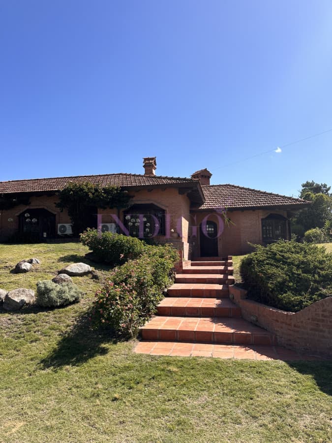 Casa en Montoya en alquiler temporal 4 dorm con piscina climatizada . - Indigo Propiedades