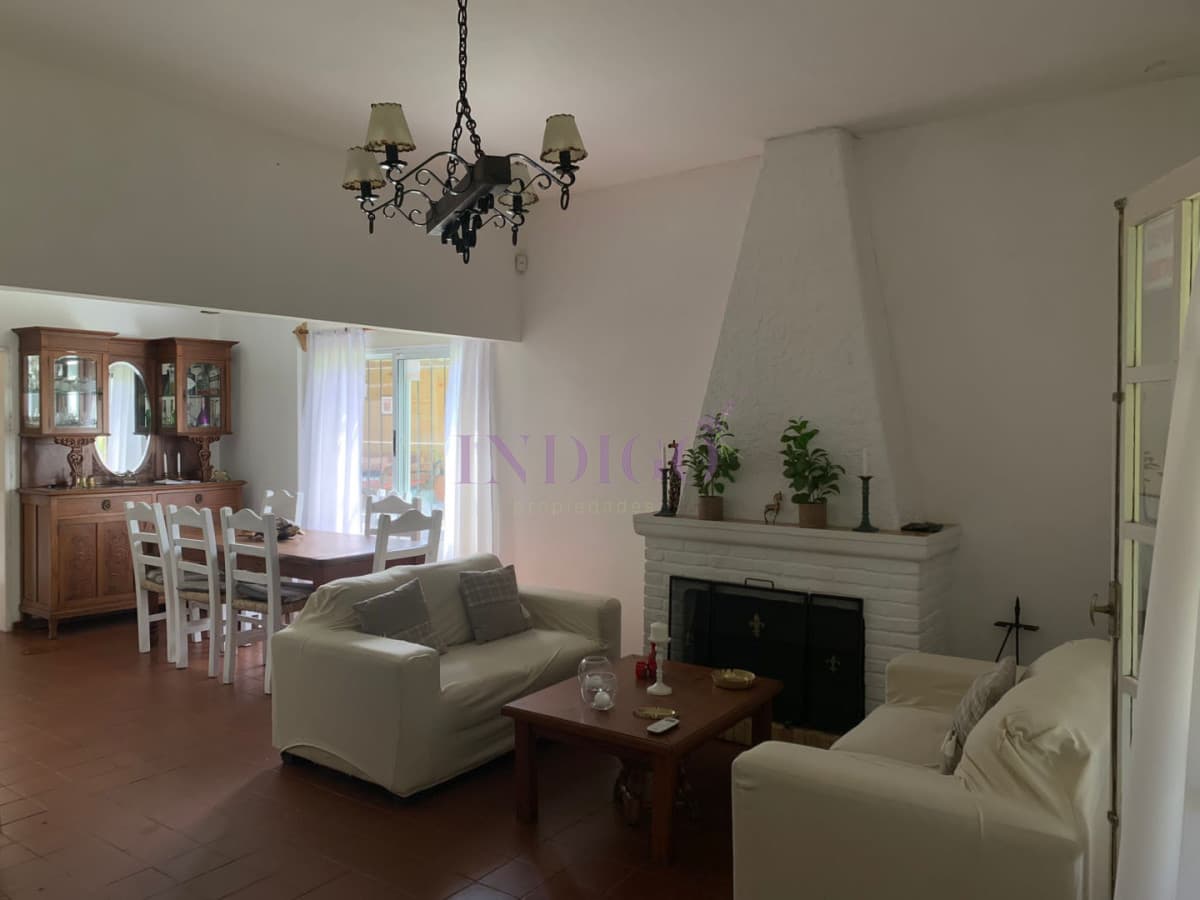 Casa a pasito de todo en la Barra, 3 dormitorios con 2 baños con mucho jardin  - Indigo Propiedades