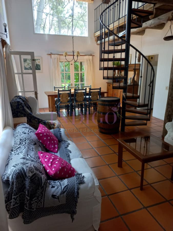 Alquiler casa en plena zona de Montoya. - Indigo Propiedades