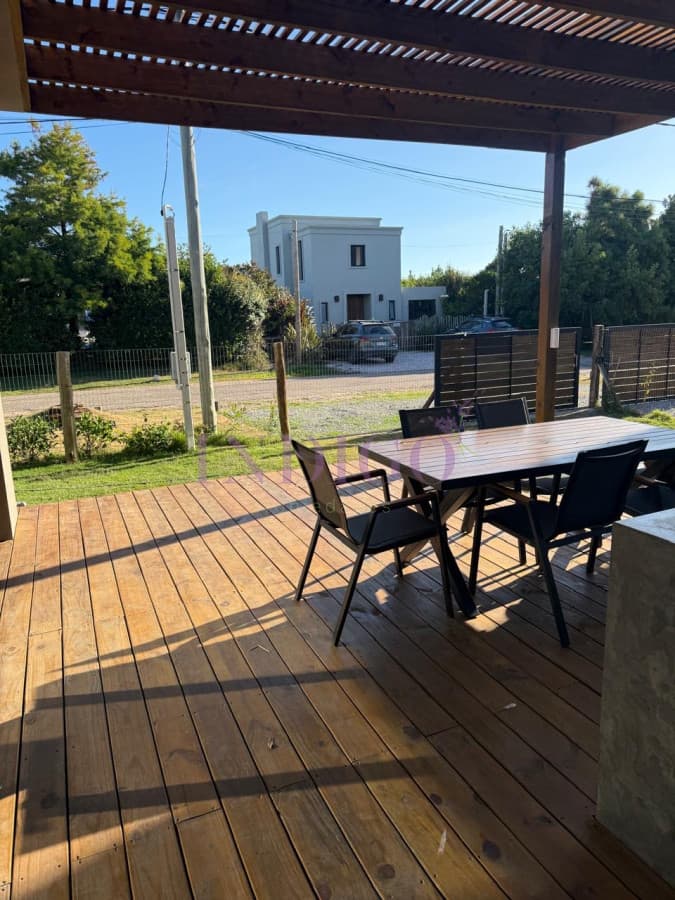 Casa en alquiler La barra, 3 dorm, 3 baños, parrillero. - Indigo Propiedades