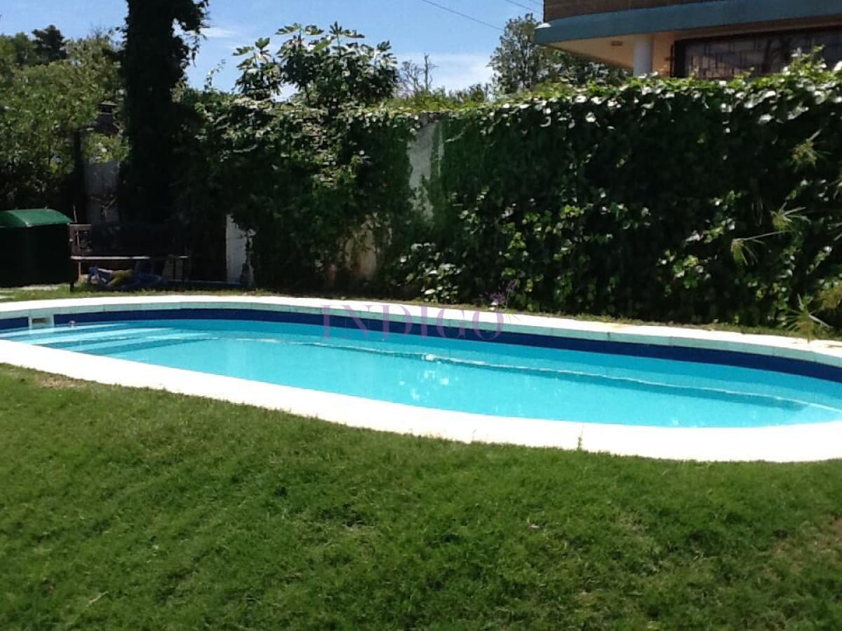 Muy linda casa en alquiler en playa Mansa, 4 dormitorios . - Indigo Propiedades