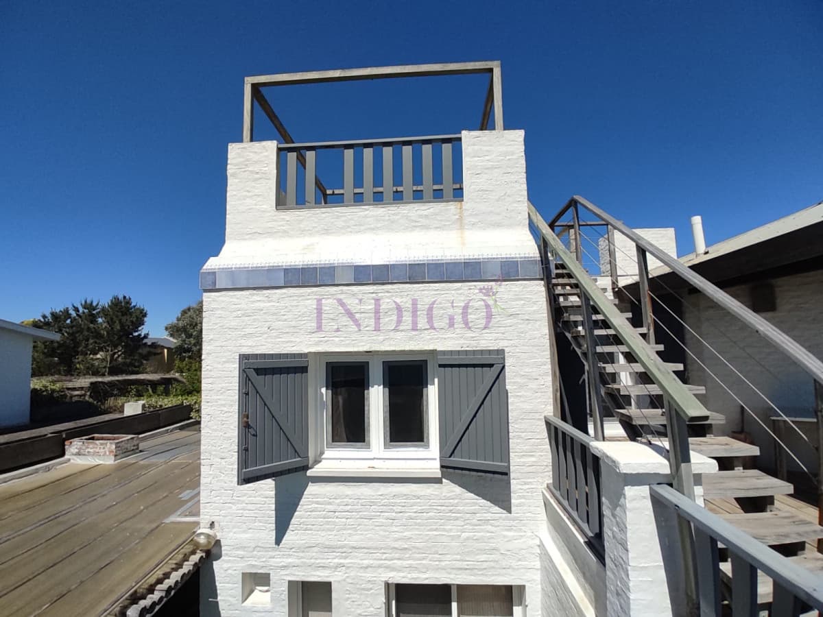 Casa en el Pueblo de José Ignacio, Piscina y Amplio Parrillero, 4 Dormitoritos mas dependencia y cochera. - Indigo Propiedades