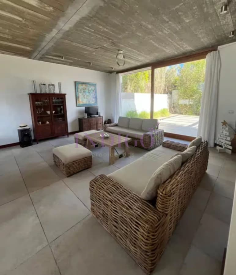 Casa en Alquiler en Manantiales - Indigo Propiedades