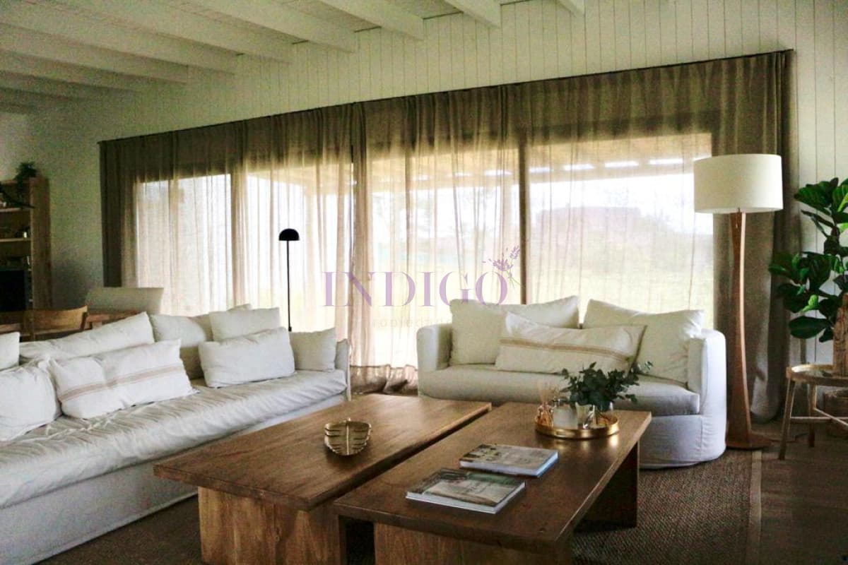 Casa en El Quijote, luminoso, amplio metraje con 4 dormitorios, buenos amenities y una zona muy tranquila! - Indigo Propiedades