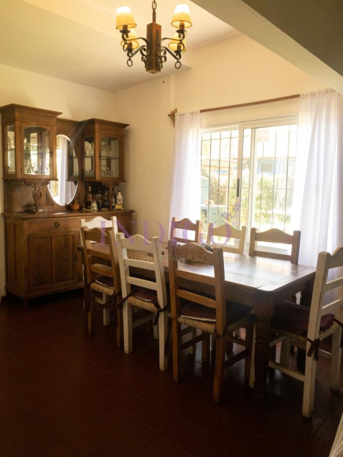 Casa a pasito de todo en la Barra, 3 dormitorios con 2 baños con mucho jardin  - Indigo Propiedades