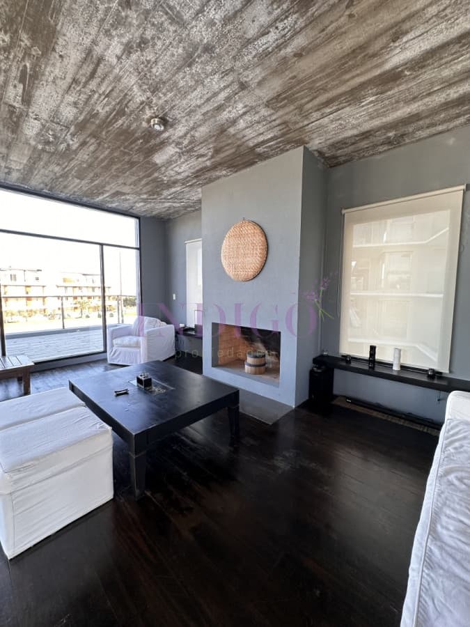 Casa en alquiler en Manantiales 3 dorm y dependencia con piscina - Indigo Propiedades
