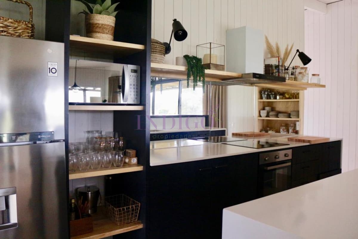 Casa en El Quijote, luminoso, amplio metraje con 4 dormitorios, buenos amenities y una zona muy tranquila! - Indigo Propiedades