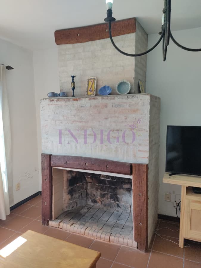 Casa con piscina y parrillero en Manantiales, 3 dormitorios y 2 Baños - Indigo Propiedades