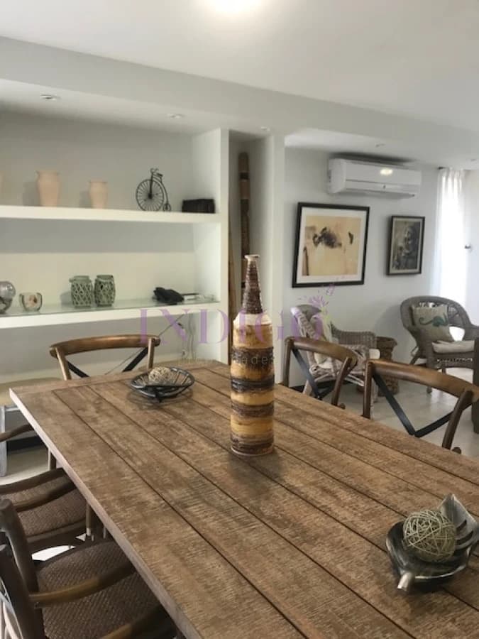 Importante casa en alquiler en pleno Montoya, 4 dormitorios. - Indigo Propiedades