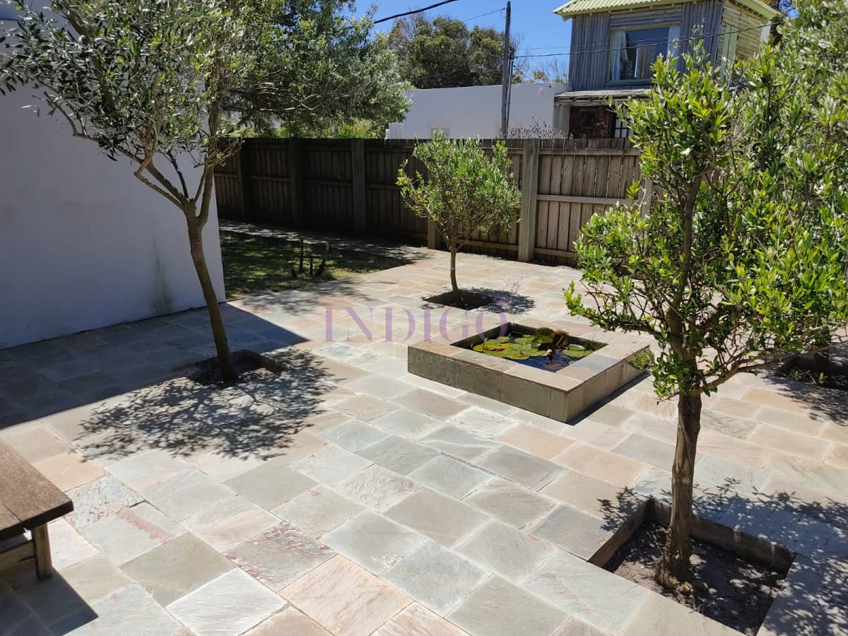 Hermosa y amplia casa en José Ignacio, muy cómoda, 5 dormitoritos, piscina y parrillero! - Indigo Propiedades