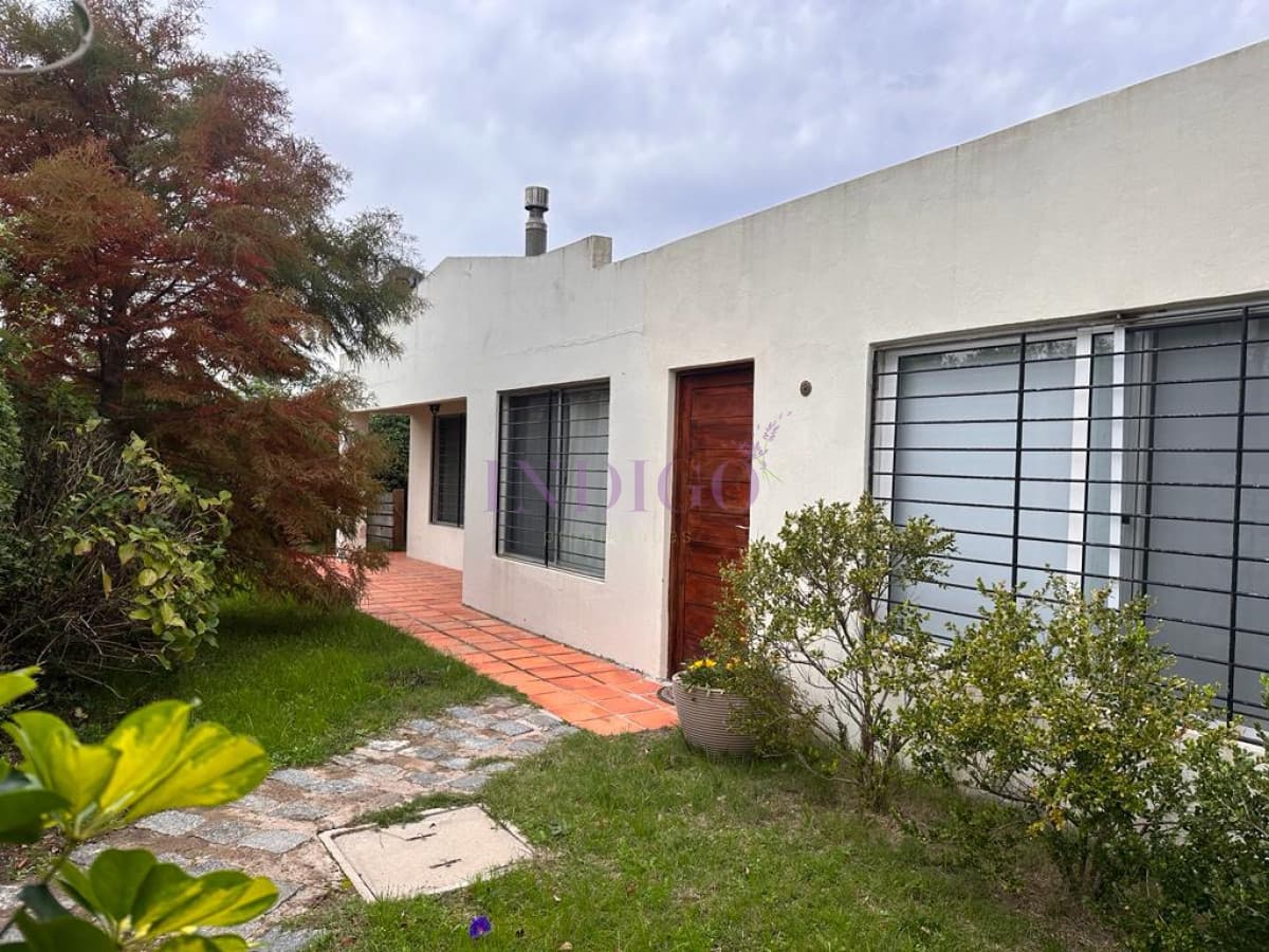 Casa en Manantiales 3 Dormitorios 2 baños, piscina y parrillero  - Indigo Propiedades