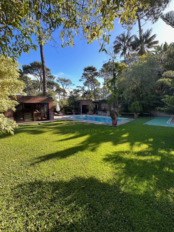 Casa en venta Avenida Roosevelt, Punta del Este 4 dormitorios . - Indigo Propiedades