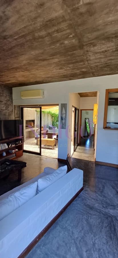 Casa en alquiler en Montoya. - Indigo Propiedades