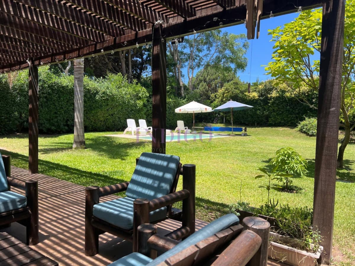 Casa en alquiler en Rincon del Indio, 3 dormitorios . - Indigo Propiedades