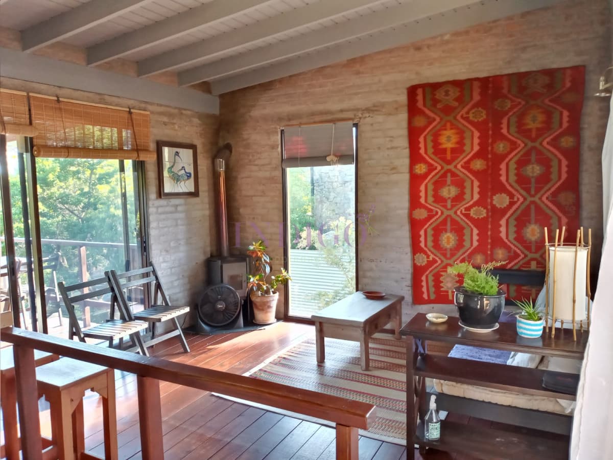 Casa en alquiler en Montoya, a metros del mar. - Indigo Propiedades