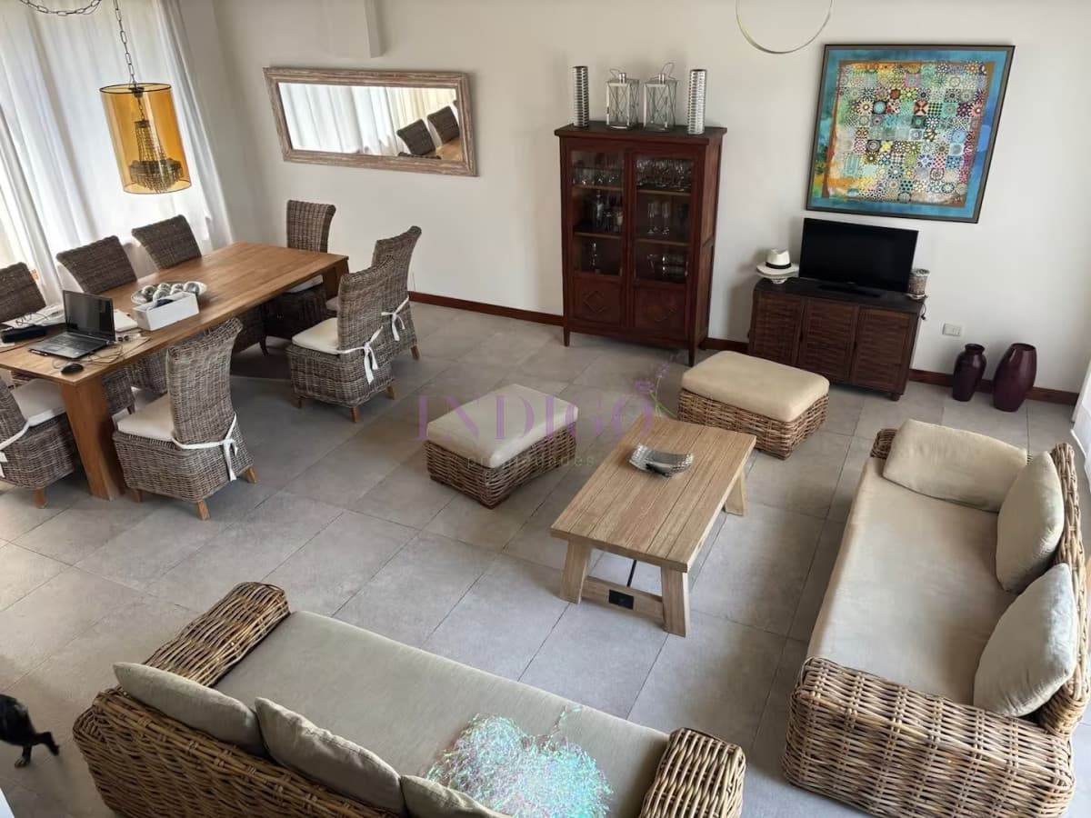 Casa en Alquiler en Manantiales - Indigo Propiedades