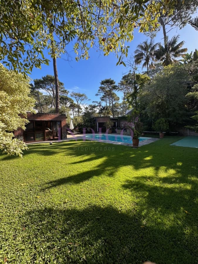 Casa en venta Avenida Roosevelt, Punta del Este 4 dormitorios . - Indigo Propiedades