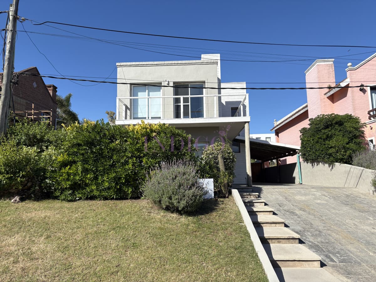 Casa en alquiler La Barra, 4 dorm y dependencia de servicio. - Indigo Propiedades