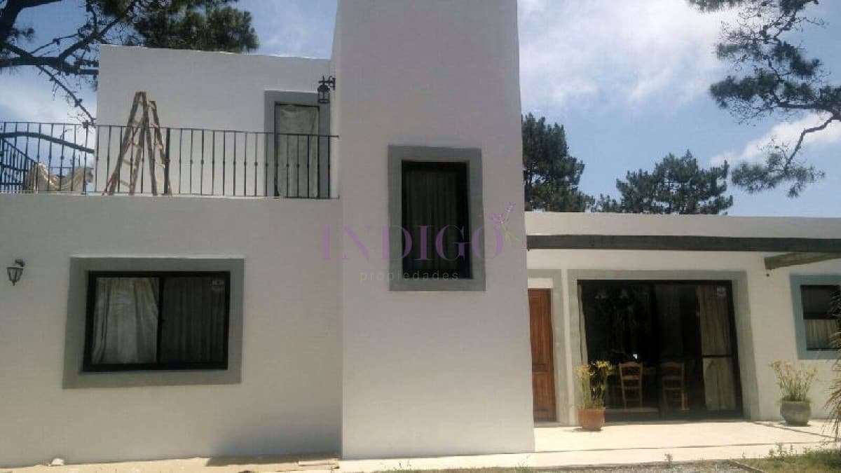 Casa en venta y alquiler sobre el Ataj en  La Barra, 3 dormitorios . - Indigo Propiedades