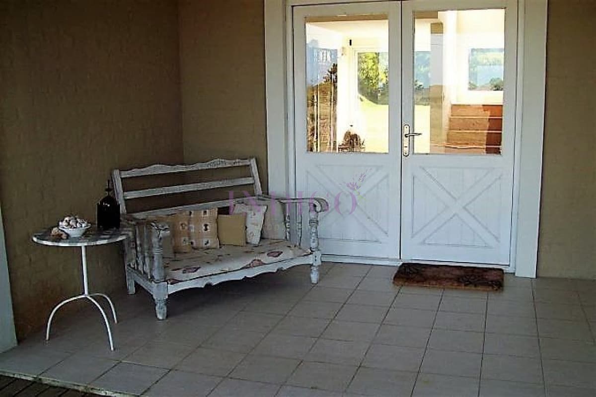 Casa en venta y  alquiler frente al mar en  Montoya, 4 dormitorios . - Indigo Propiedades