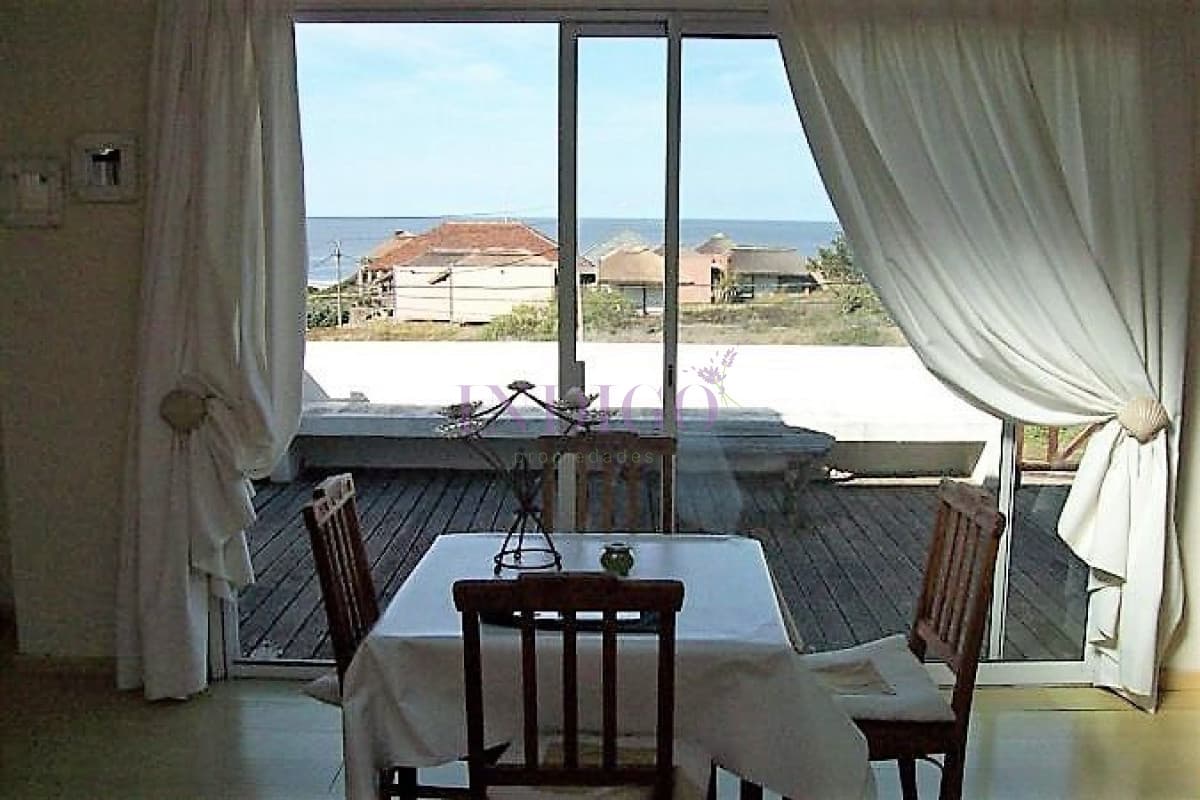 Casa en venta y  alquiler frente al mar en  Montoya, 4 dormitorios . - Indigo Propiedades