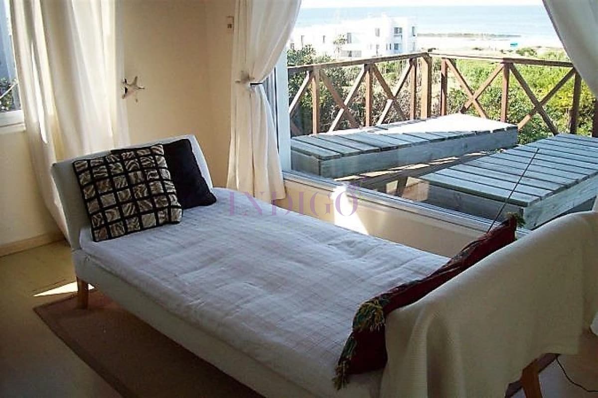 Casa en venta y  alquiler frente al mar en  Montoya, 4 dormitorios . - Indigo Propiedades