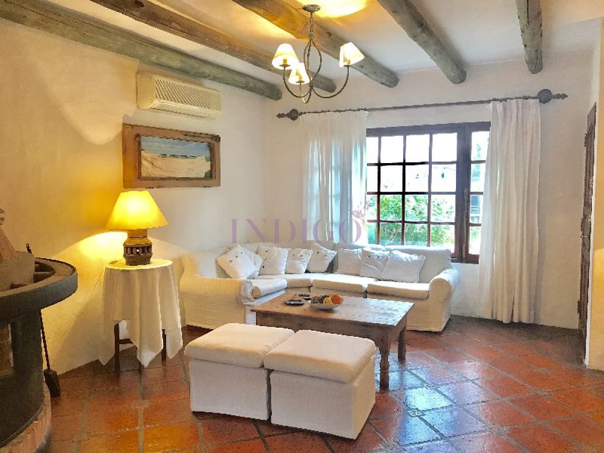Casa en alquiler en  Montoya, 3 dormitorios . - Indigo Propiedades