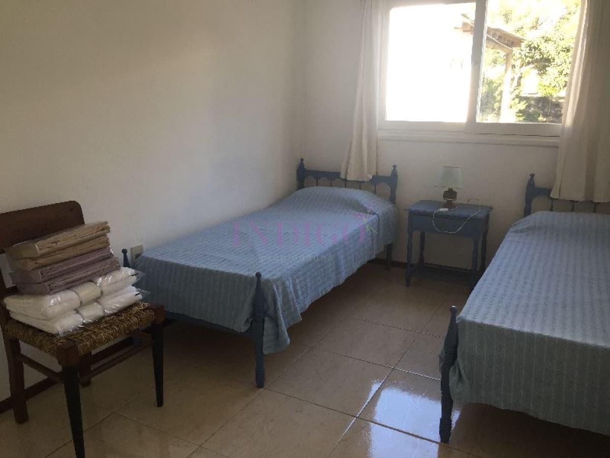 Casa en alquiler en Manantiales, 3 dormitorios . - Indigo Propiedades