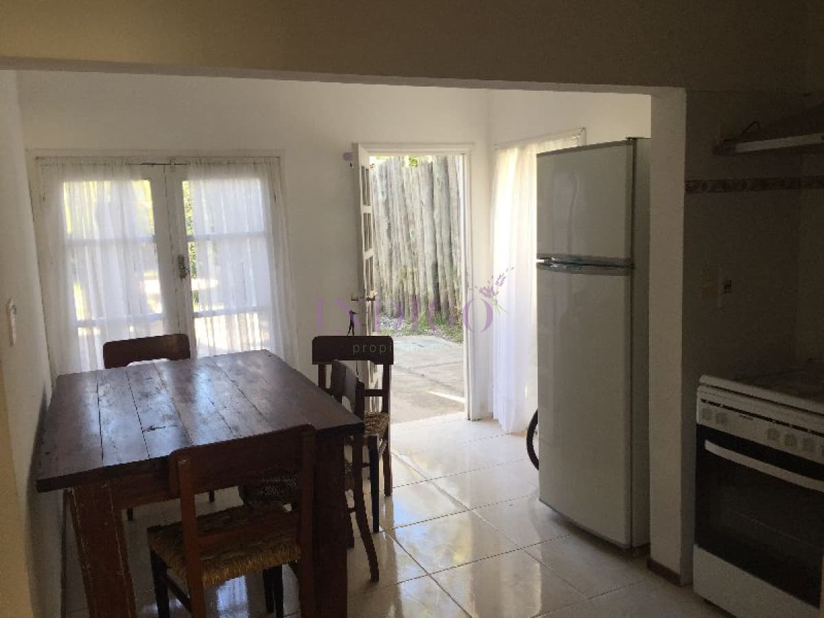 Casa en alquiler en Manantiales, 3 dormitorios . - Indigo Propiedades