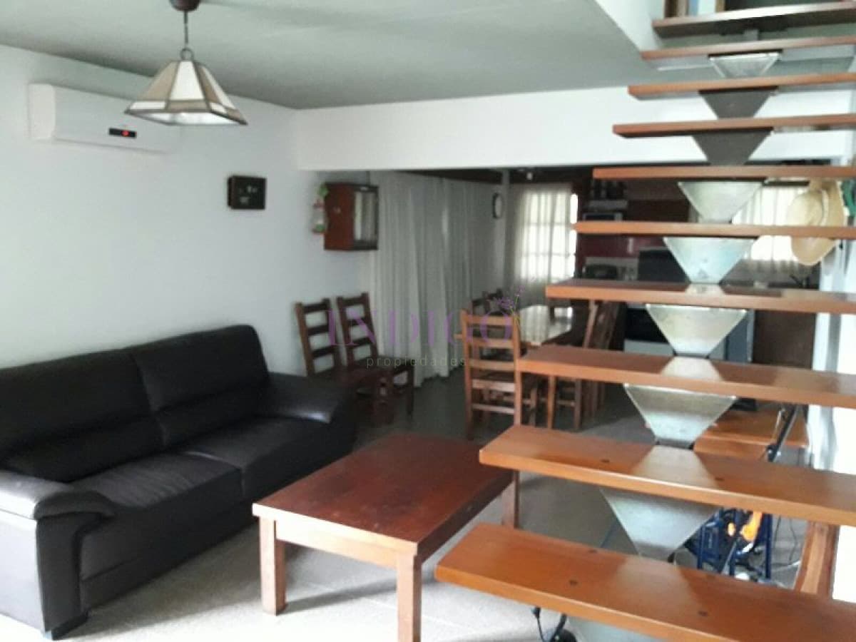 Casa en Manantiales en alquiler  4 dormitorios. - Indigo Propiedades