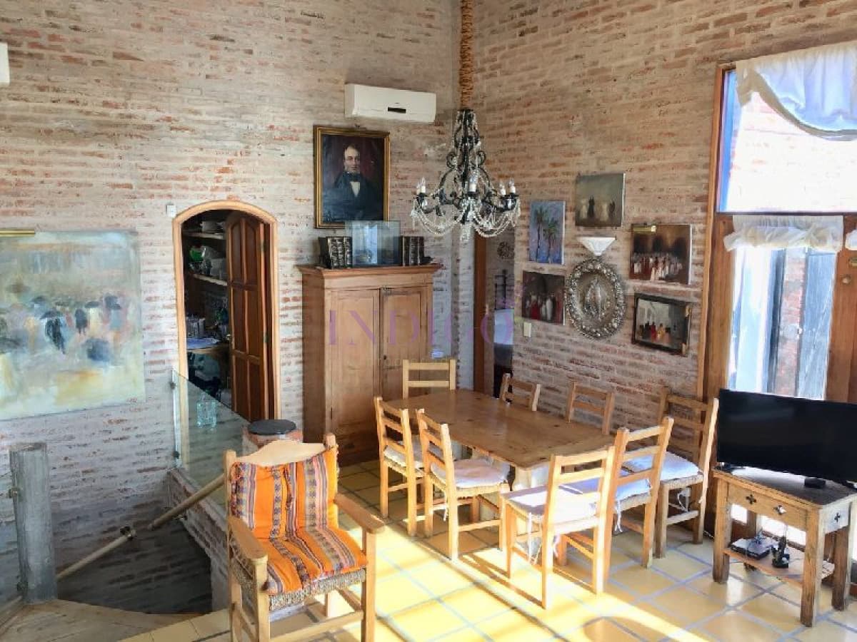 Casa en Manantiales, 4 dormitorios  mas dependencia de servicio. - Indigo Propiedades