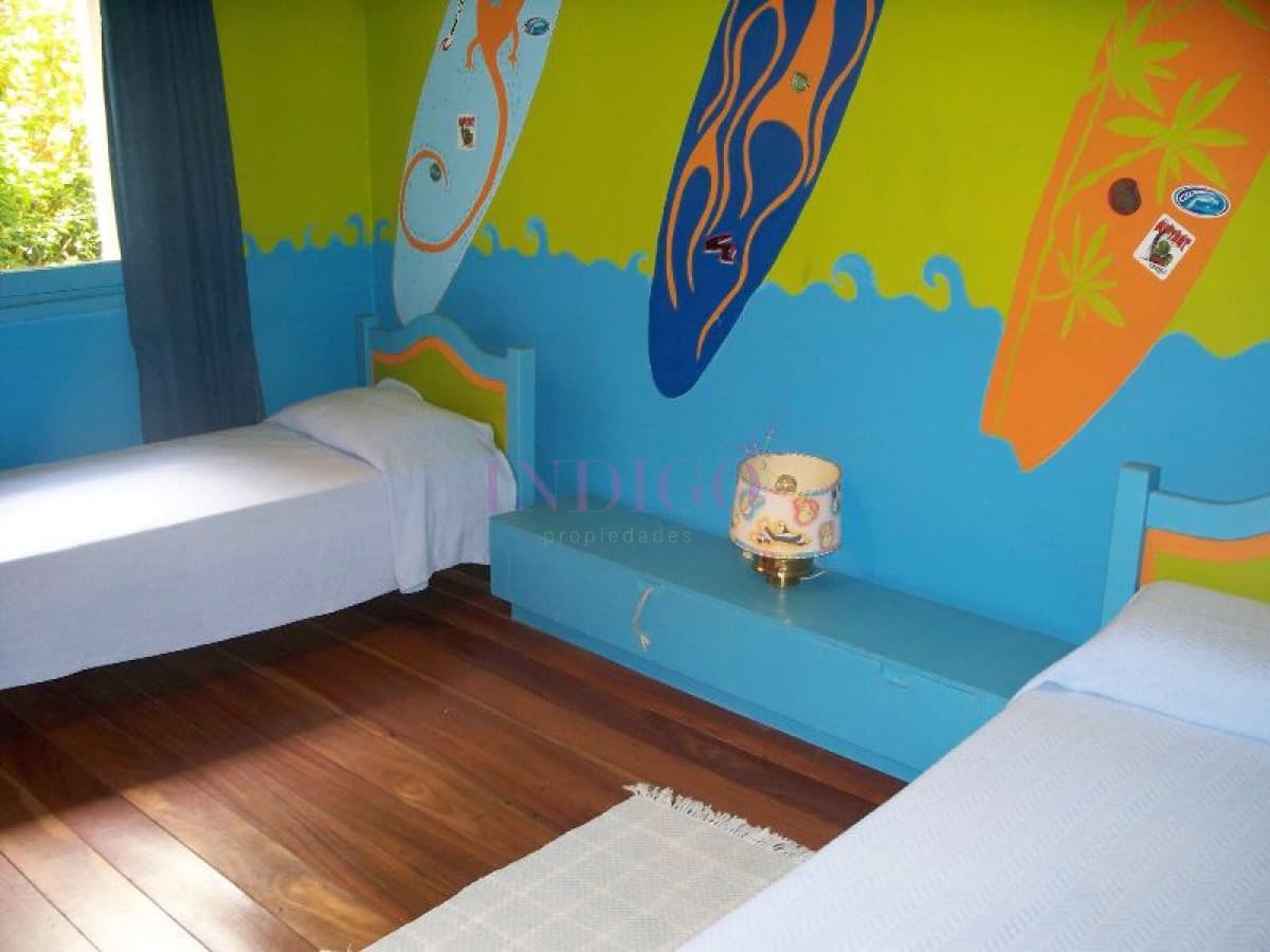 Casa en alquiler en la mansa, amplia con 3 dormitorios y jardín - Indigo Propiedades