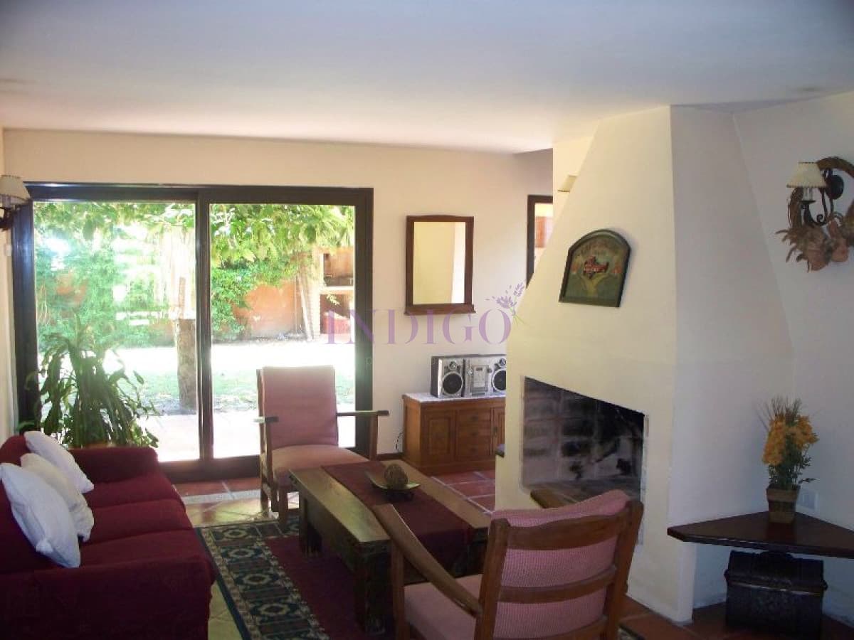 Casa en alquiler en la mansa, amplia con 3 dormitorios y jardín - Indigo Propiedades