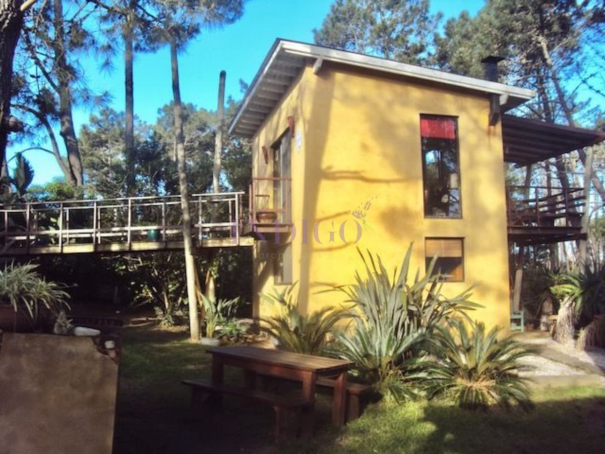 Casa en alquiler en Montoya, a metros del mar. - Indigo Propiedades