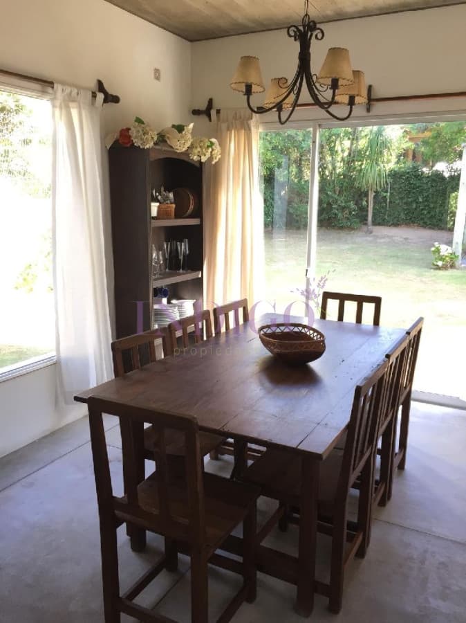 Muy linda casa en alquiler en  La Barra, 3 dormitorios . - Indigo Propiedades