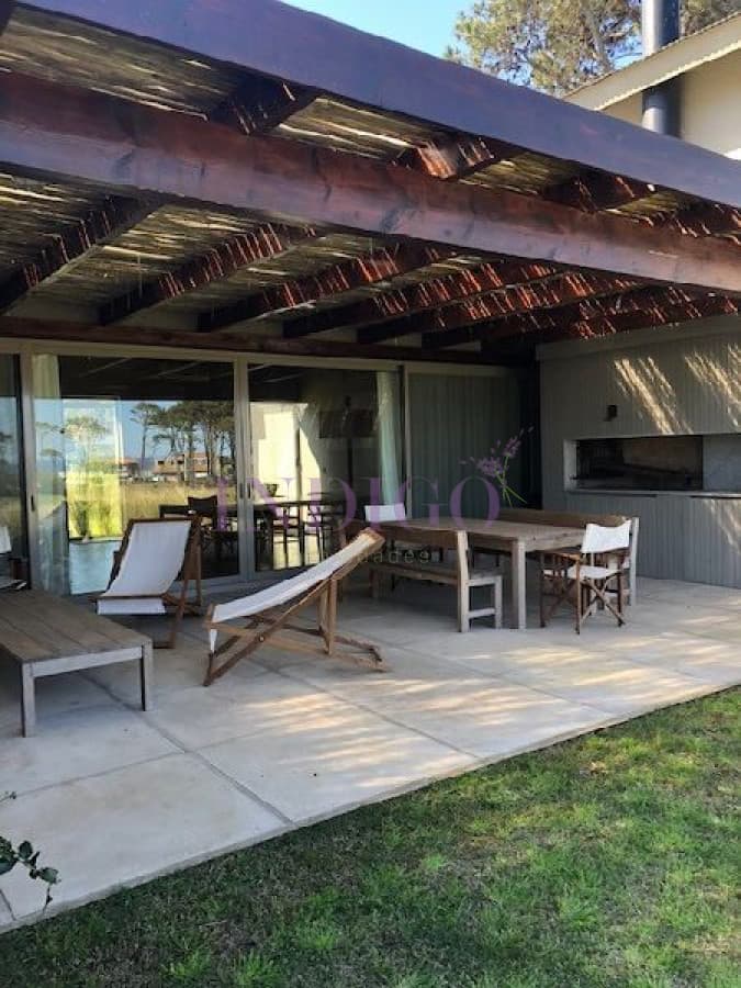 Excelente propiedad en venta y alquiler en  Pinar del Faro. Ambientes super cancheros, muy bien equipada. - Indigo Propiedades