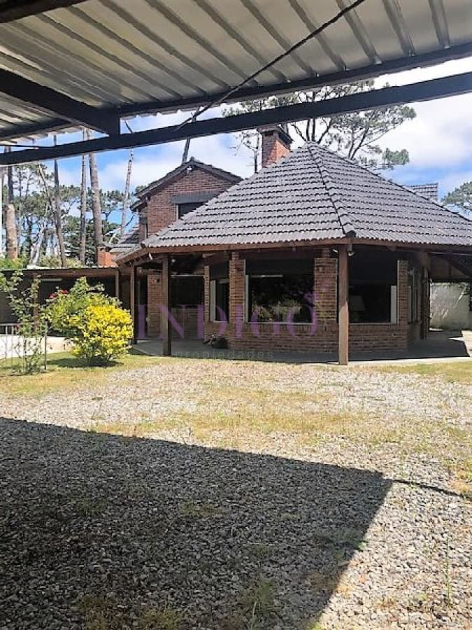 Casa en Mansa, 4 dormitorios * - Indigo Propiedades