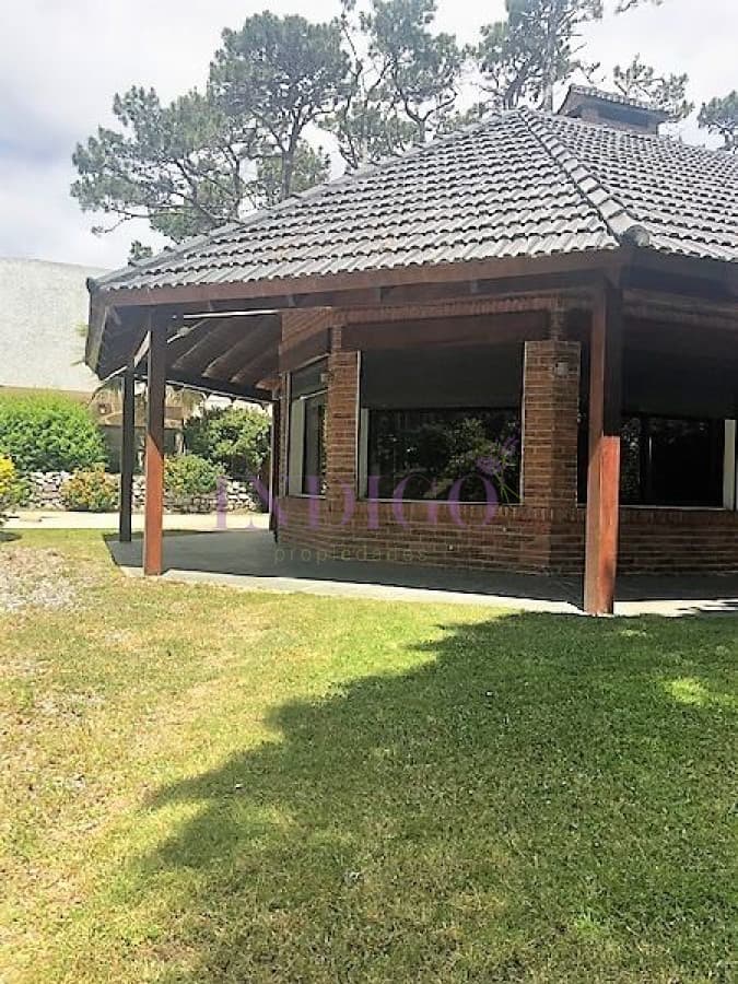 Casa en Mansa, 4 dormitorios * - Indigo Propiedades