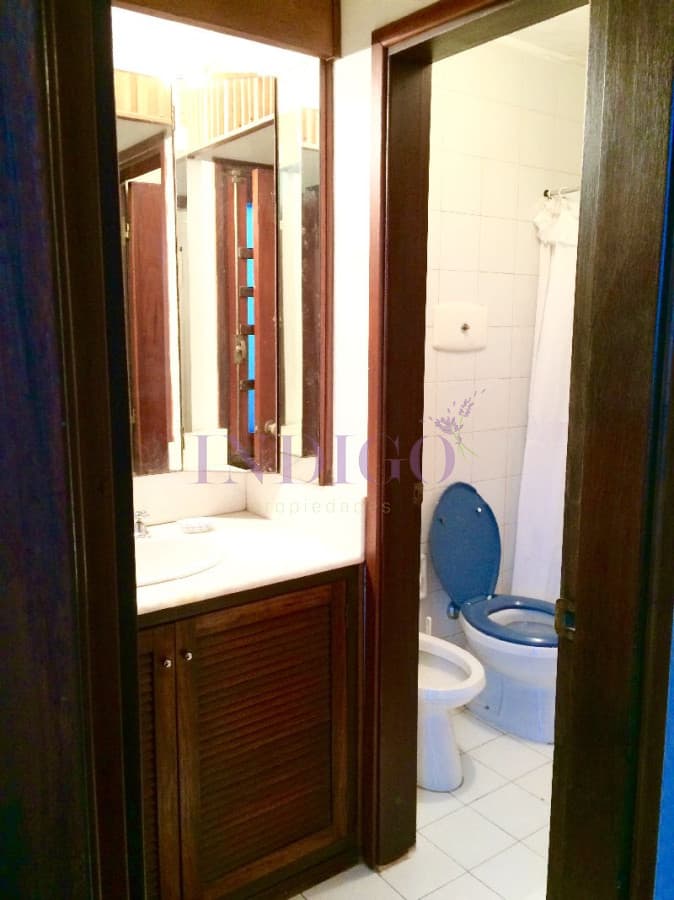 Casa en venta y alquiler en  La Barra de la ruta al agua. 3 dormitorios màs dependencia de servicio. - Indigo Propiedades