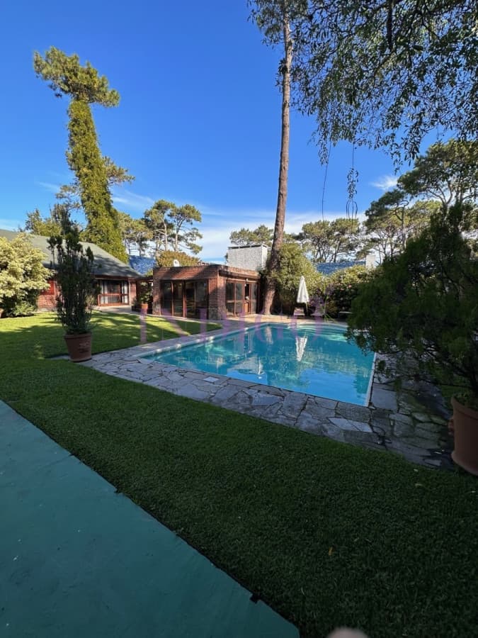 Casa en venta Avenida Roosevelt, Punta del Este 4 dormitorios . - Indigo Propiedades