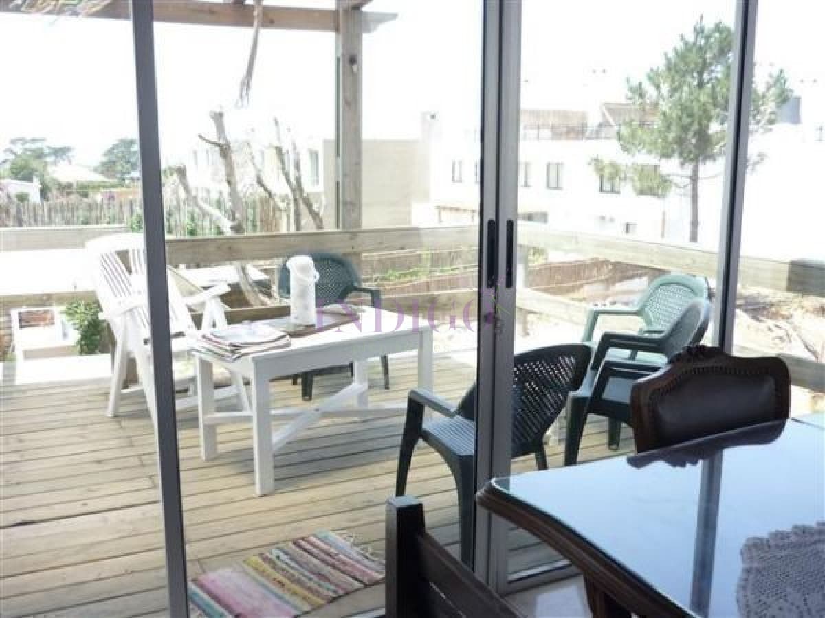 Casa en Alquiler a metros del mar, con Piscina y Parrillero - Indigo Propiedades