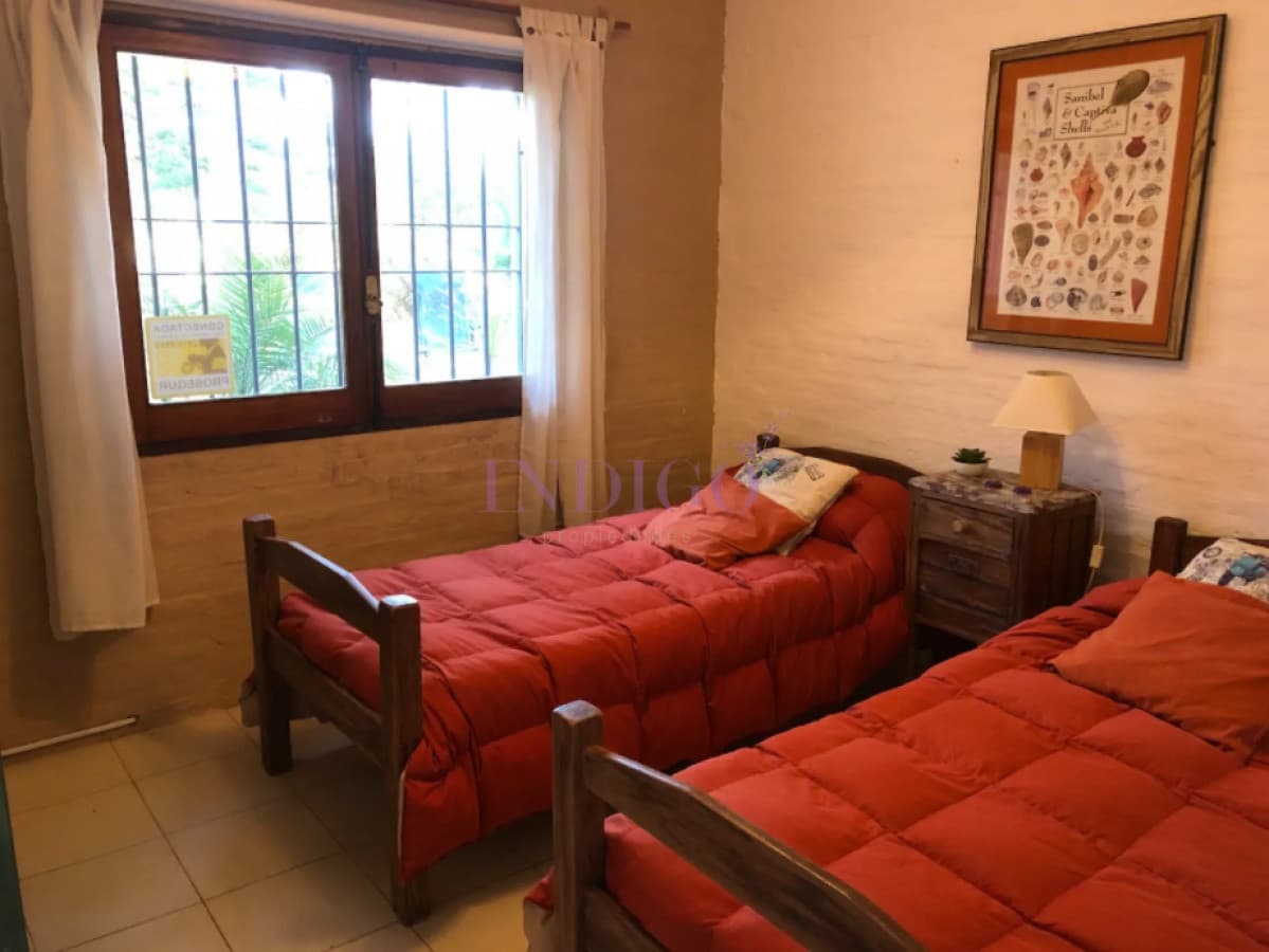 Alquiler casa en Montoya de 5 dormitorios muy cerca del agua. - Indigo Propiedades