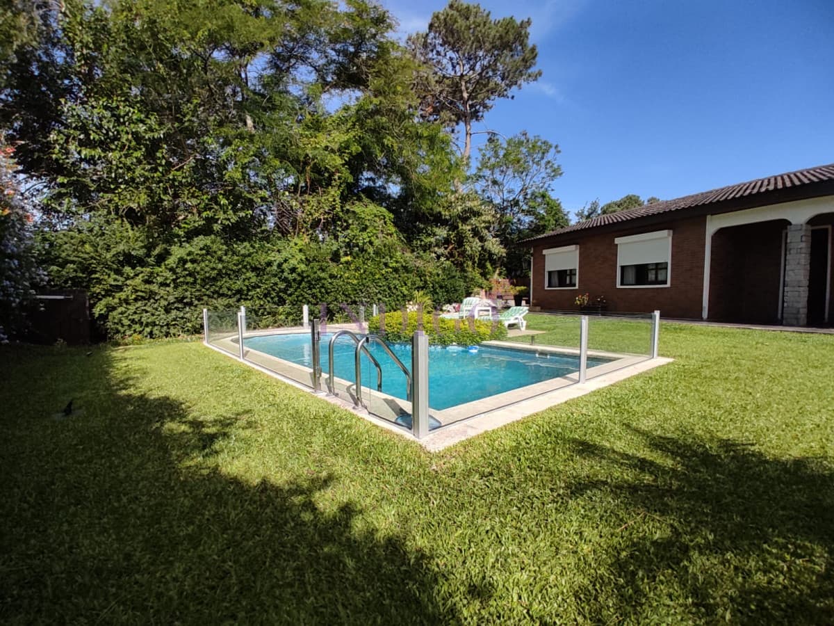 Casa con 3 Dormitorios, 2 Baños mas dependencia, piscina y parillero! - Indigo Propiedades