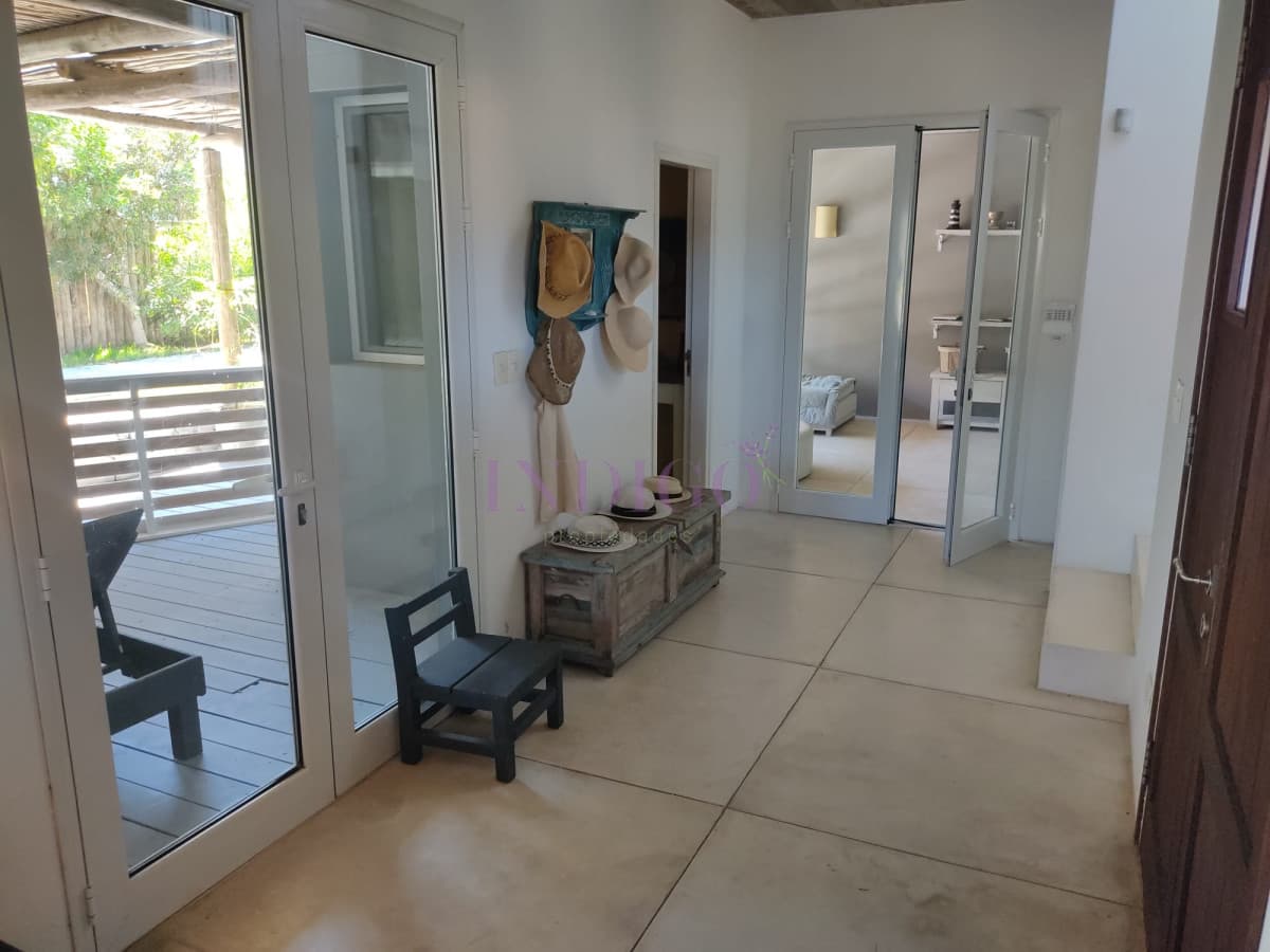 Casa en Pinar del Faro, piscina y parrillero, 4 Dormitorios mas playroom y servicio - Indigo Propiedades