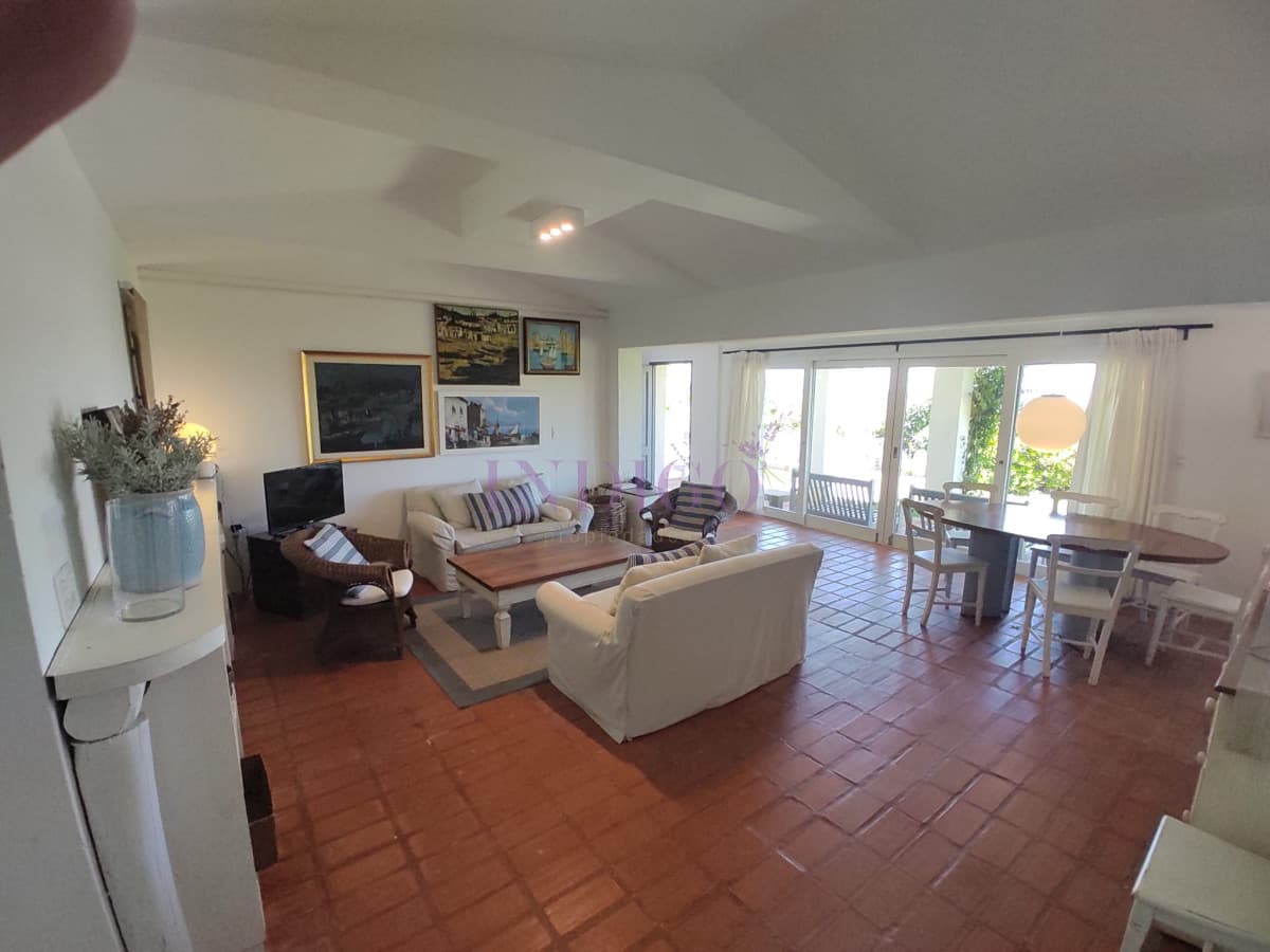Casa en el Pueblo de José Ignacio, Piscina y Amplio Parrillero, 4 Dormitoritos mas dependencia y cochera. - Indigo Propiedades