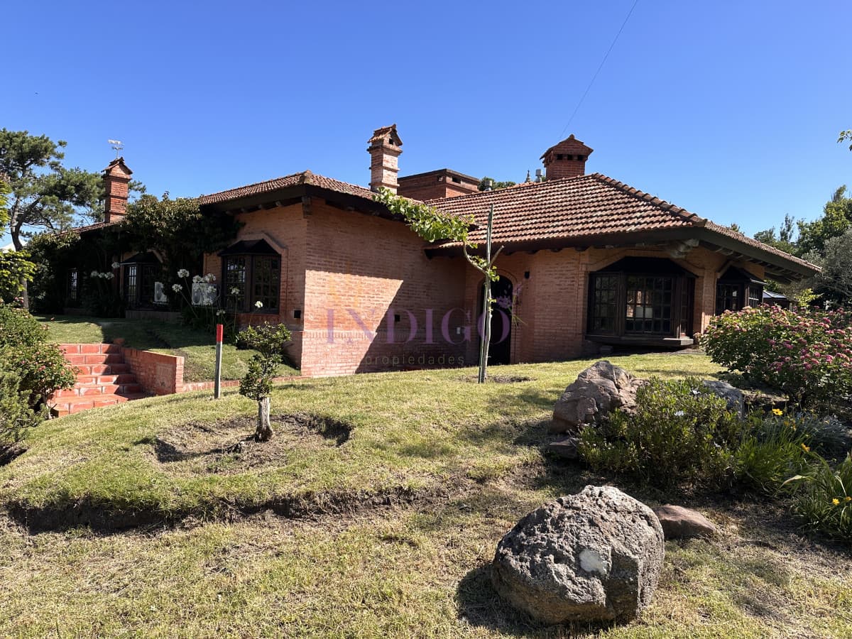 Casa en Montoya en alquiler temporal 4 dorm con piscina climatizada . - Indigo Propiedades
